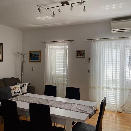 Apartman Nives Apartamento Trogir Exterior foto
