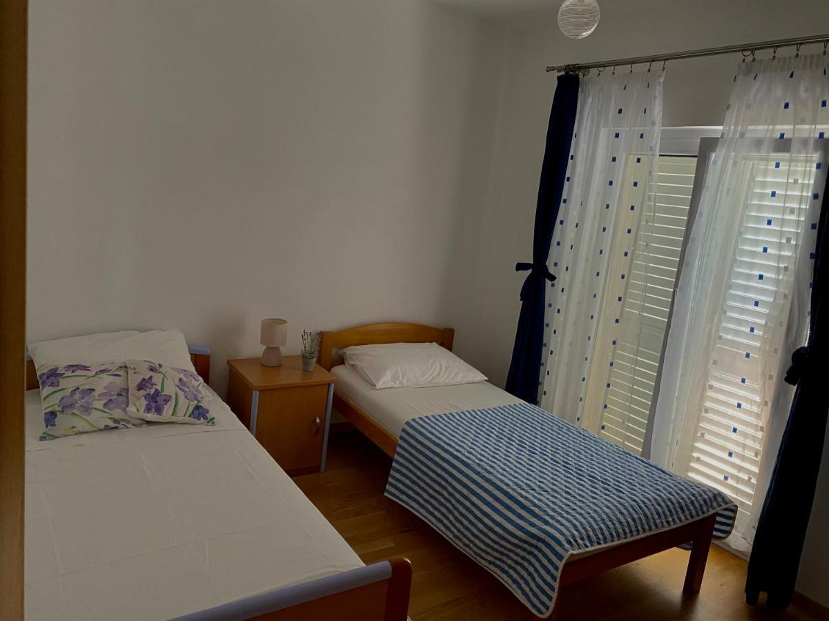 Apartman Nives Apartamento Trogir Exterior foto