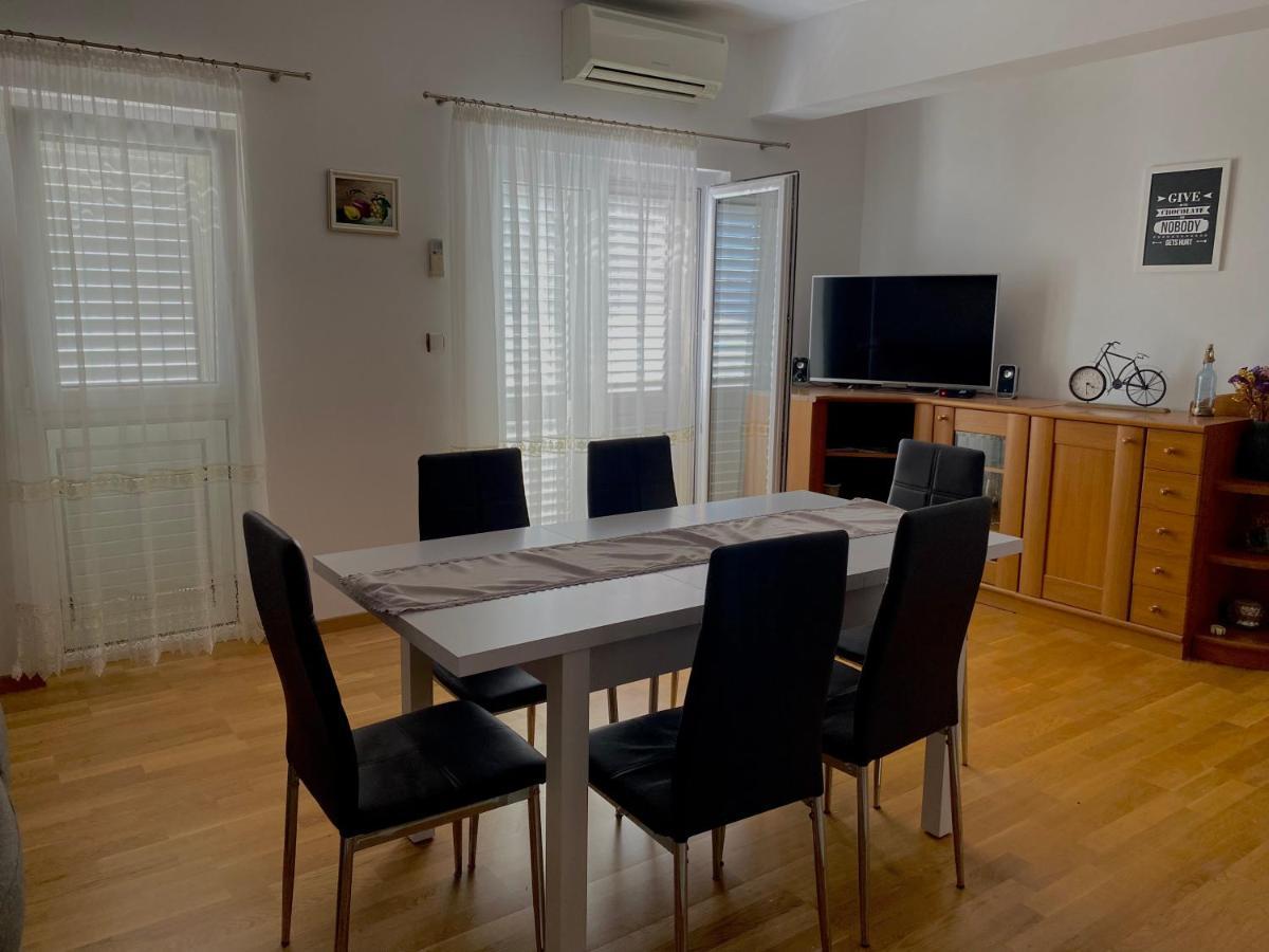 Apartman Nives Apartamento Trogir Exterior foto